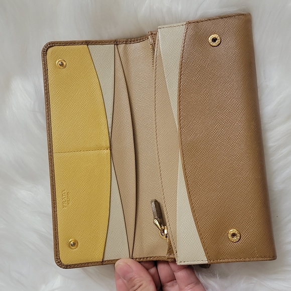 PRADA wallet - Picture 10 of 17